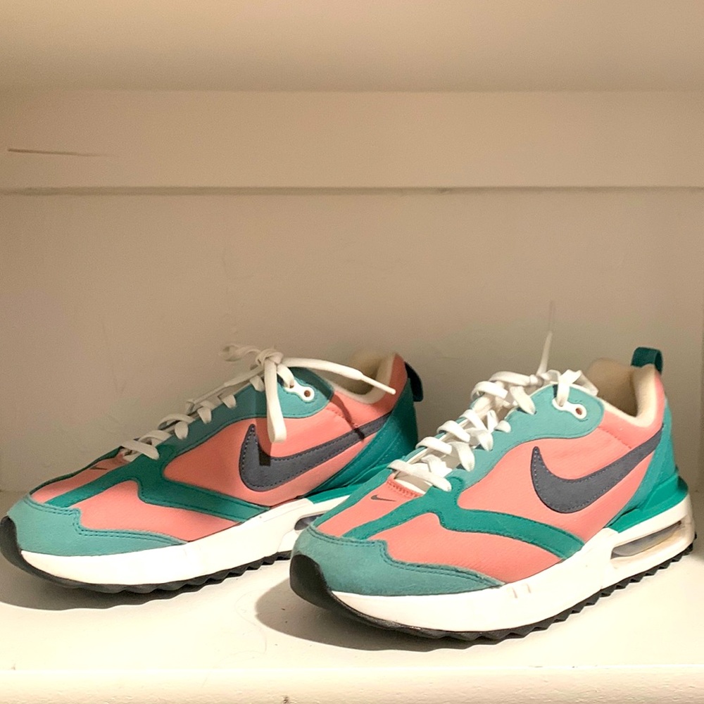 Nike Air Max Dawn size 8
